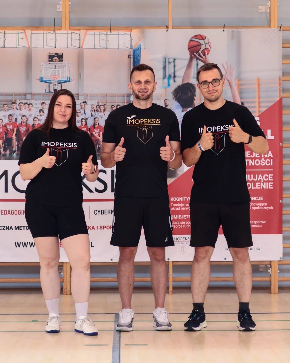 Wspólne zdjęcie przedstawicieli Fundacji Rozwoju Człowieka i Imopeksis